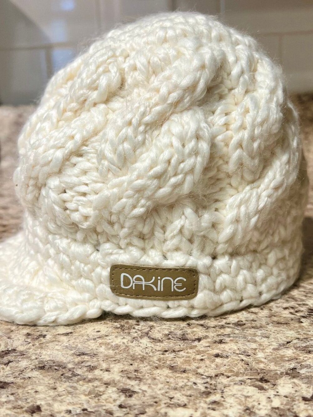 *DAKINE* Classic Knit Hat with Visor, O/S